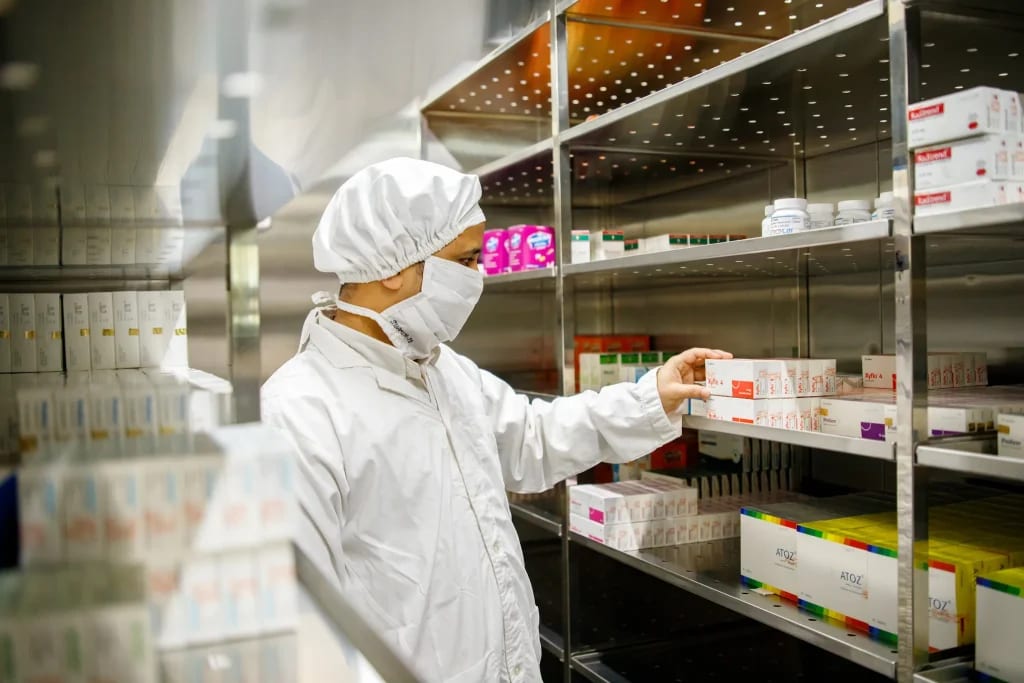 Pharmaceutical warehouse stock operations